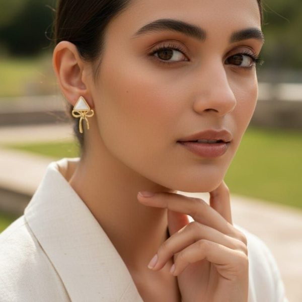 BOW HUT EARRINGS