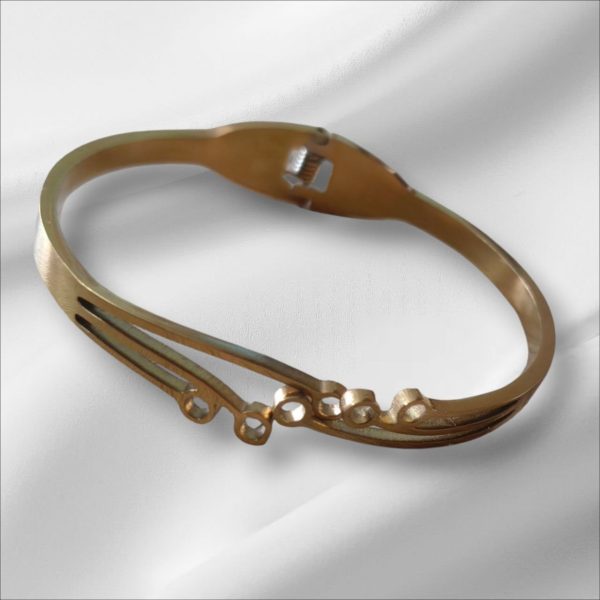 SEGMENT BRACELET (FRONT OPEN)