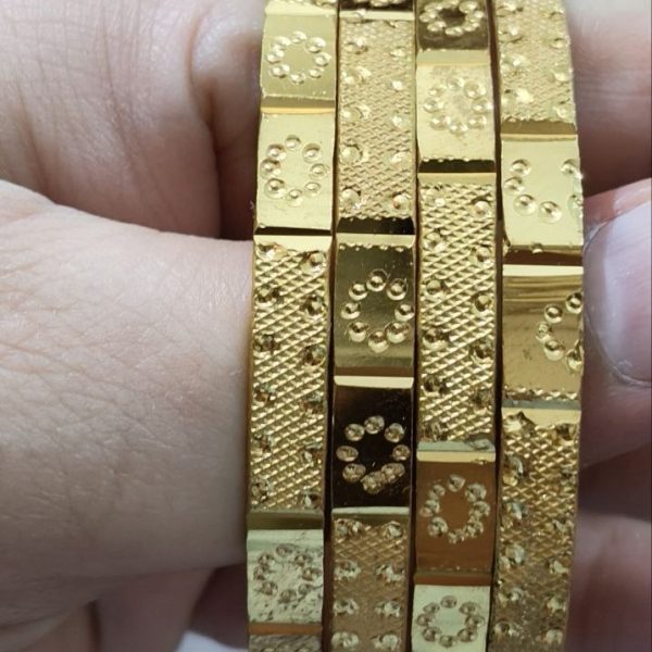 BRICK STYLE GOLDEN BANGLES (4)